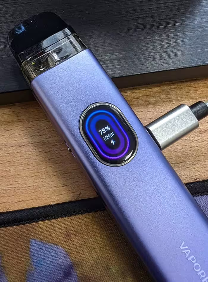 Vaporesso XROS 5 Charging